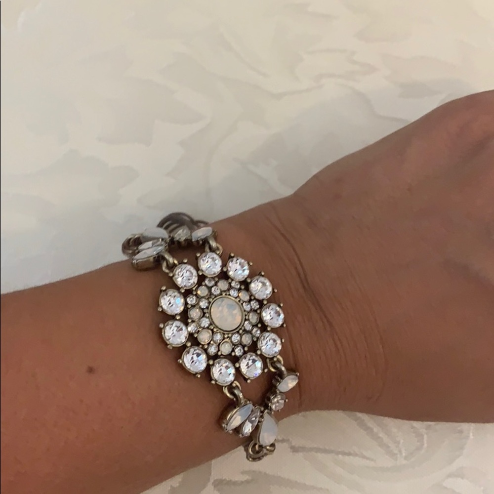 Gorgeous flower bracelet
